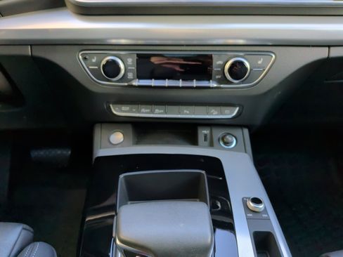 Used 2024 Audi Q5 2.0T Premium image 30