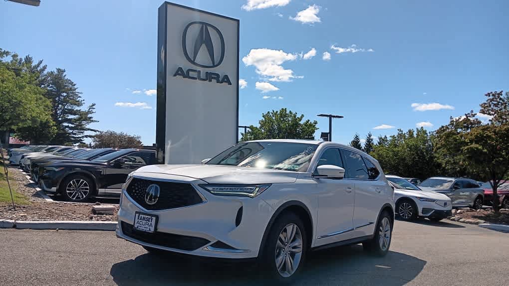 Used 2023 Acura MDX SH-AWD image 1