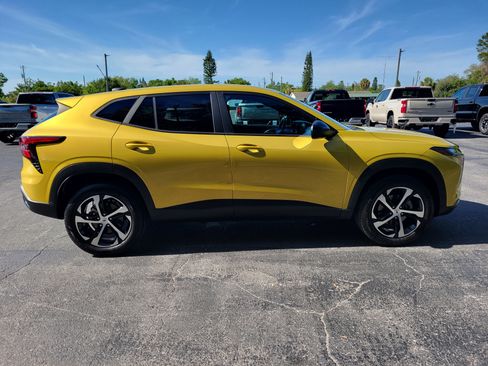 Certified 2024 Chevrolet Trax RS w/ Driver Confidence Package FWD image 4