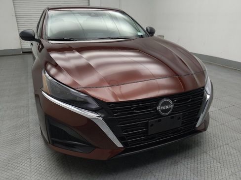 Used 2024 Nissan Altima 2.5 SV image 14