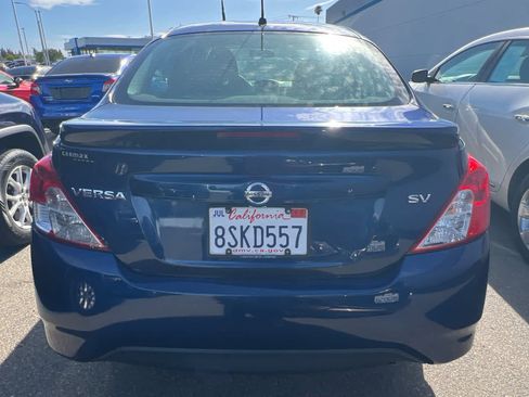 Used 2018 Nissan Versa SV FWD image 5