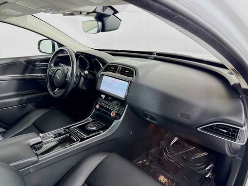 Used 2019 Jaguar XE Premium AWD/4WD image 28