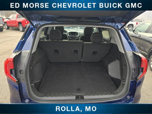 Used 2023 GMC Terrain SLE w/ Driver Convenience Package image 28