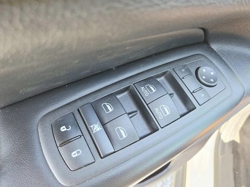 Certified 2022 Jeep Grand Cherokee Laredo X AWD/4WD image 34