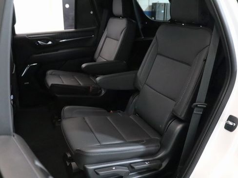 Used 2023 GMC Yukon Denali w/ Denali Reserve Package image 14