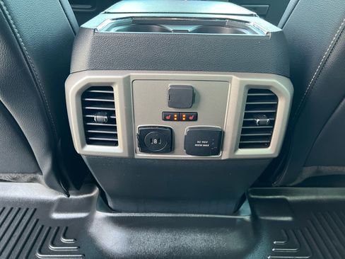 Used 2022 Ford F250 Lariat w/ Lariat Value Package image 46