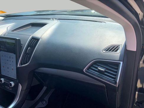 Used 2024 Ford Edge SEL AWD/4WD image 19