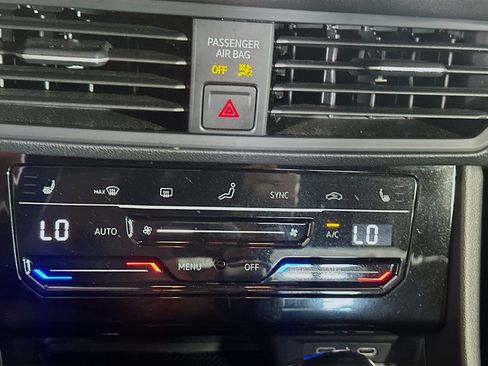 Used 2025 Volkswagen Jetta Sport image 23