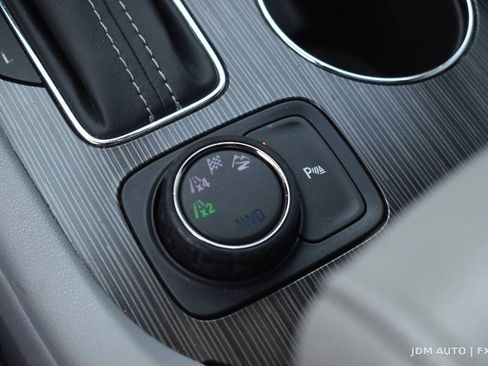 Used 2018 GMC Acadia SLT w/ LPO, Floor Liner Package AWD/4WD image 31