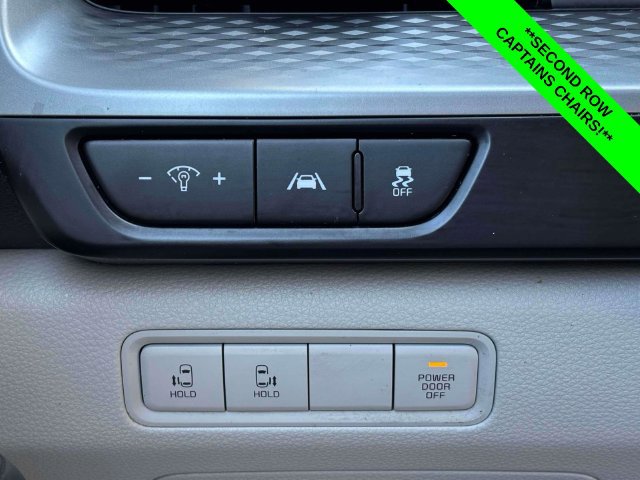 Used 2022 Kia Carnival LX FWD image 13