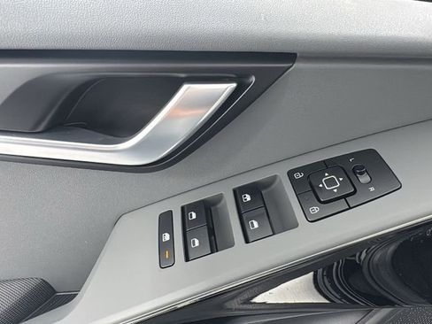 New 2025 Kia Niro EX image 19