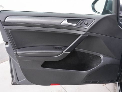 Used 2018 Volkswagen Golf SE FWD image 18