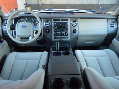 Used 2010 Ford Expedition XLT AWD/4WD image 49