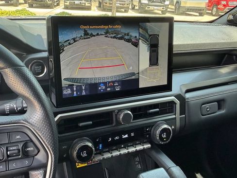 Used 2025 Toyota 4Runner Limited AWD/4WD image 20