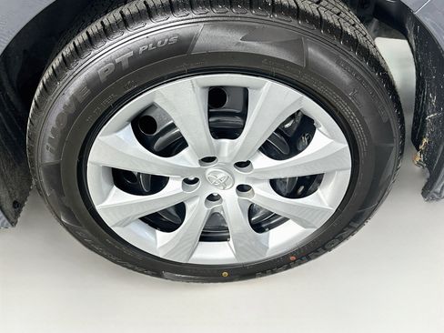 Used 2025 Toyota Corolla LE FWD image 11