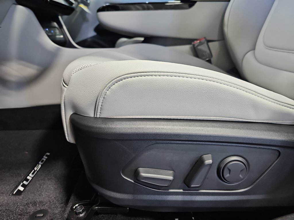 New 2026 Hyundai Tucson Limited AWD/4WD image 30