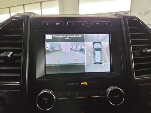 Used 2019 Ford Expedition Limited w/ Equipment Group 303A AWD/4WD image 36