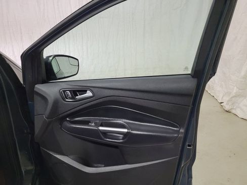 Used 2019 Ford Escape SE image 56