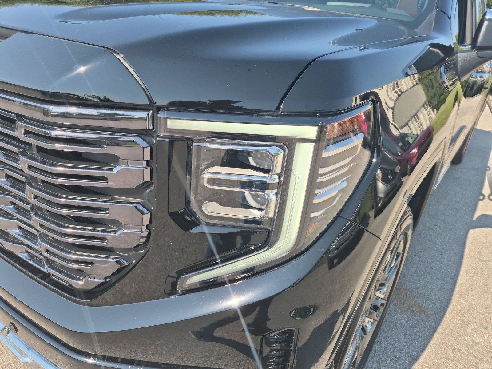 Used 2026 GMC Sierra 1500 Denali Ultimate AWD/4WD image 9