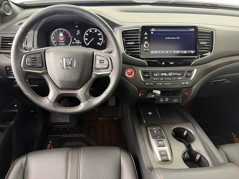 Used 2025 Honda Ridgeline TrailSport image 14