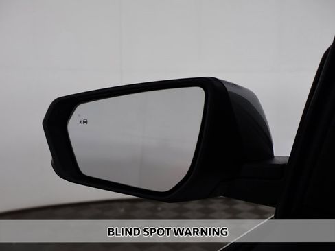 Used 2024 Chevrolet Equinox LT image 4