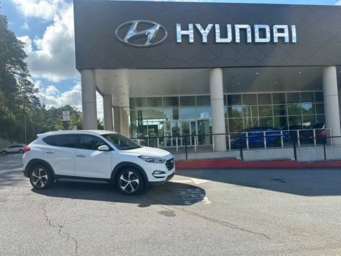 Used 2018 Hyundai Tucson Limited w/ Cargo Package FWD image 1
