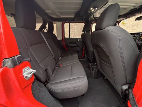 Used 2023 Jeep Wrangler Sahara image 17