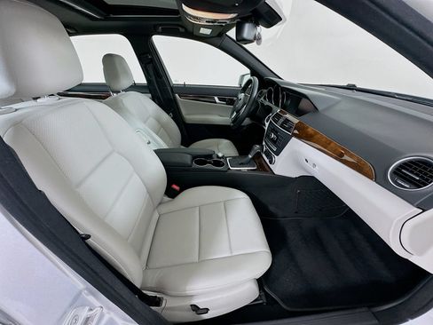 Used 2013 Mercedes-Benz C 250 Sedan image 28