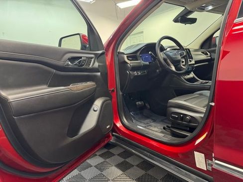 Used 2023 GMC Acadia Denali image 10