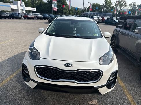 Used 2022 Kia Sportage LX AWD/4WD image 2