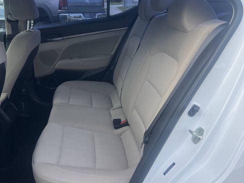 Used 2017 Hyundai Elantra Value Edition w/ Cargo Package FWD image 8
