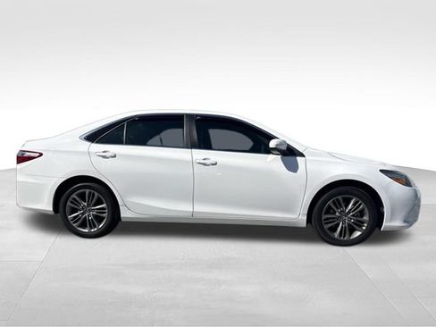 Used 2016 Toyota Camry SE FWD image 4