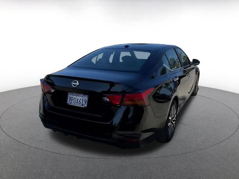 Used 2025 Nissan Altima 2.5 SV image 14