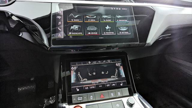 Used 2023 Audi e-tron Premium AWD/4WD image 24