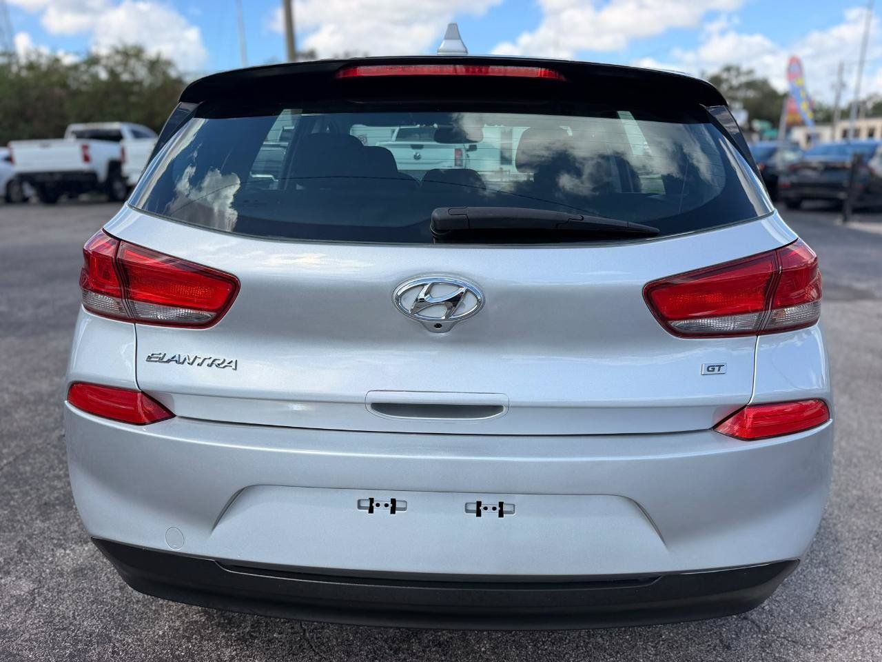 Used 2018 Hyundai Elantra GT w/ Style Package 02 FWD image 8