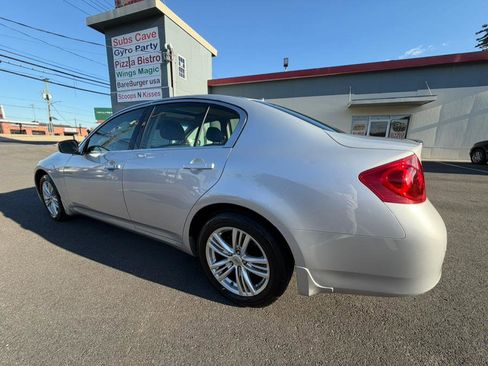 Used 2013 INFINITI G37 x Sedan w/ Premium Pkg image 3