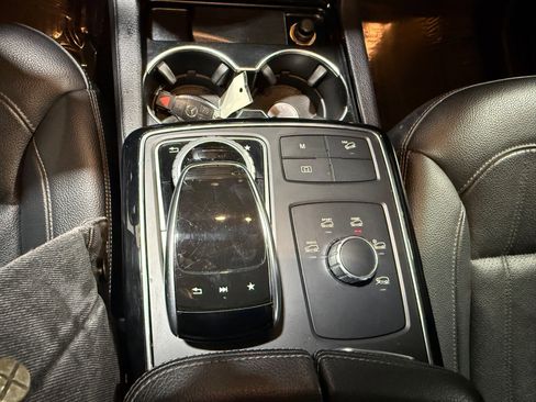 Used 2019 Mercedes-Benz GLE 400 4MATIC image 30