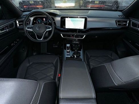 New 2026 Volkswagen Atlas Cross Sport SE image 32