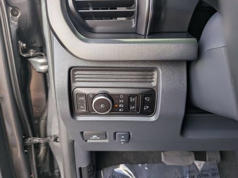 Used 2026 Ford F350 Platinum AWD/4WD image 34