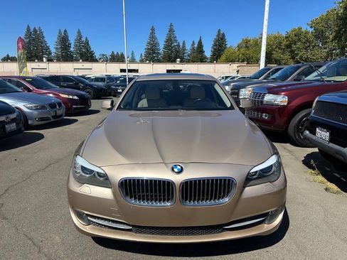 Used 2011 BMW 528i Sedan RWD image 3