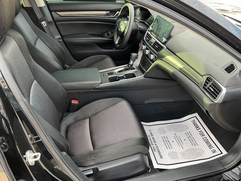 Used 2019 Honda Accord LX image 17