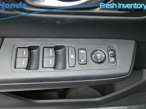 Used 2025 Honda CR-V LX image 20