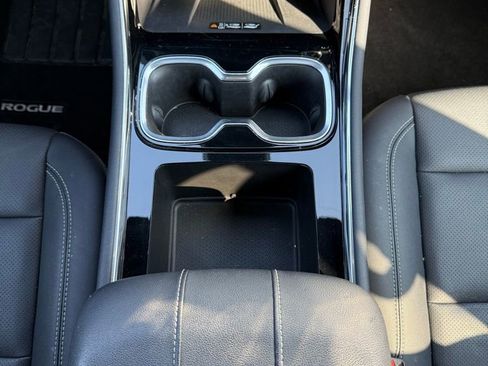 Used 2025 Chevrolet Traverse LT image 22