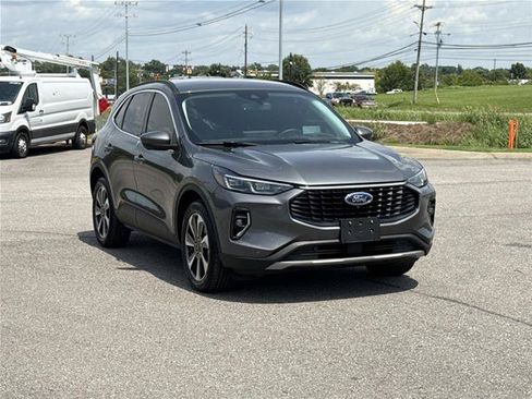 Certified 2023 Ford Escape Platinum w/ Premium Technology Package AWD/4WD image 2