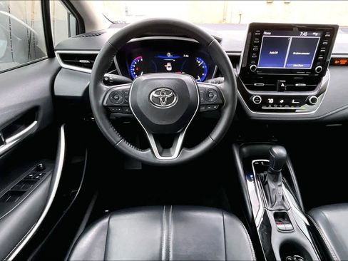 Used 2022 Toyota Corolla XLE image 8