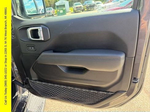 Used 2021 Jeep Wrangler Unlimited Sahara AWD/4WD image 23