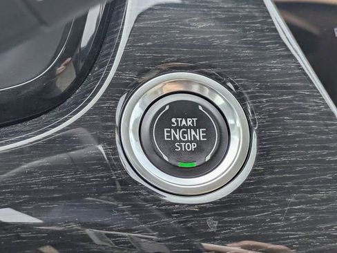 Certified 2023 Cadillac XT6 Premium Luxury w/ Technology Package FWD image 34