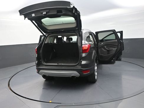 Used 2019 Ford Escape Titanium AWD/4WD image 37