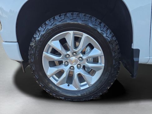 Used 2024 Chevrolet Silverado 1500 Custom image 10