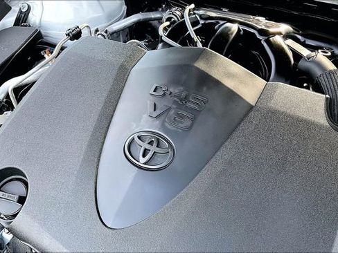 Used 2024 Toyota Camry XSE image 31